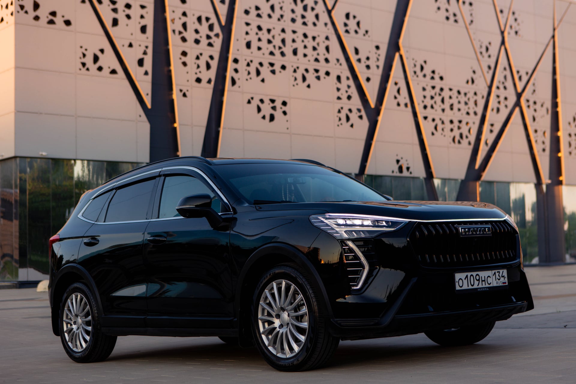 Haval Jolion Premium с личным водителем в Волгоград